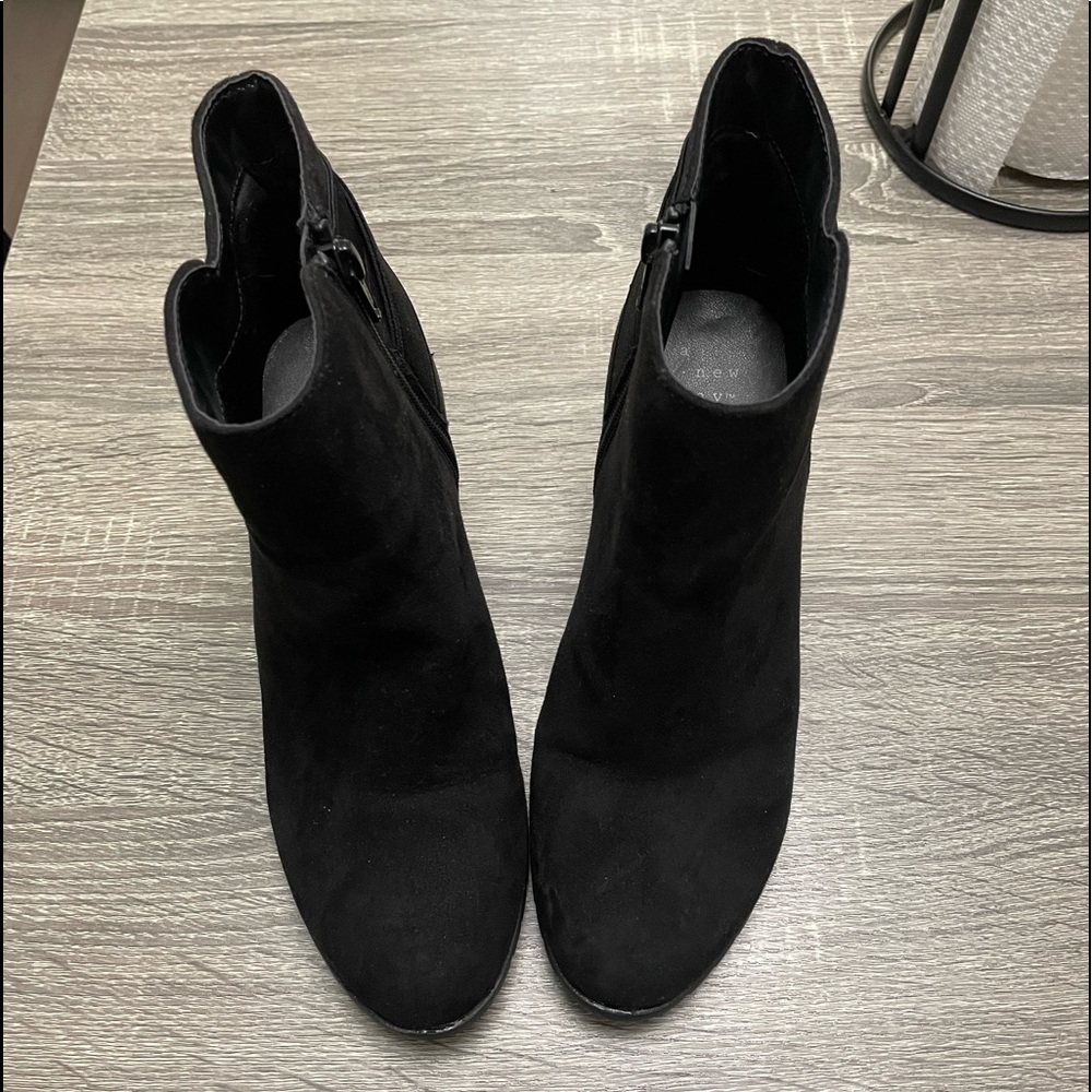 Women’s Boots Size: 7